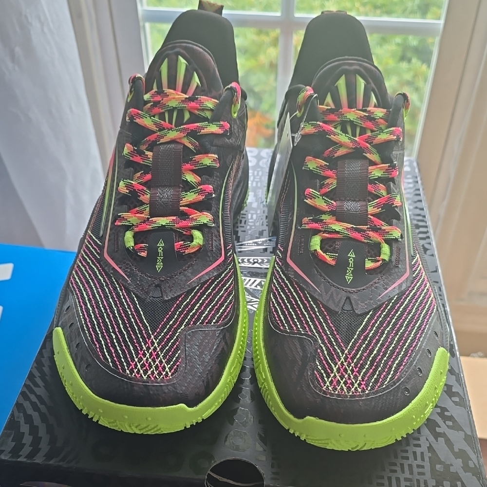 Men's Athletic Shoes - Neon Green & Black Performance Runner